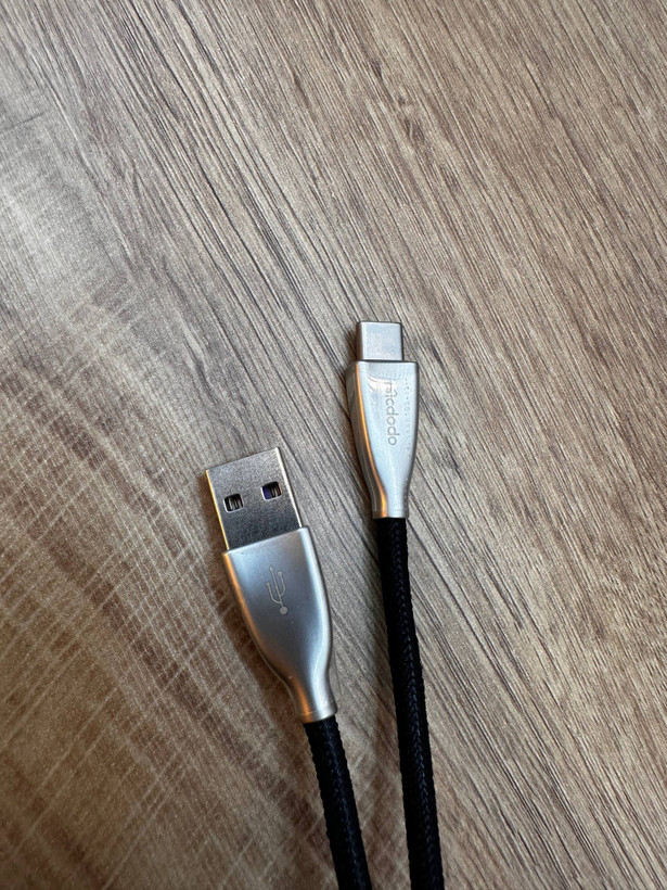 کابل شارژ سریع Type-C مکدودو مدل CA-882 طول ۱ متر – پشتیبانی از QC 4.0 و جریان ۶ آمپر